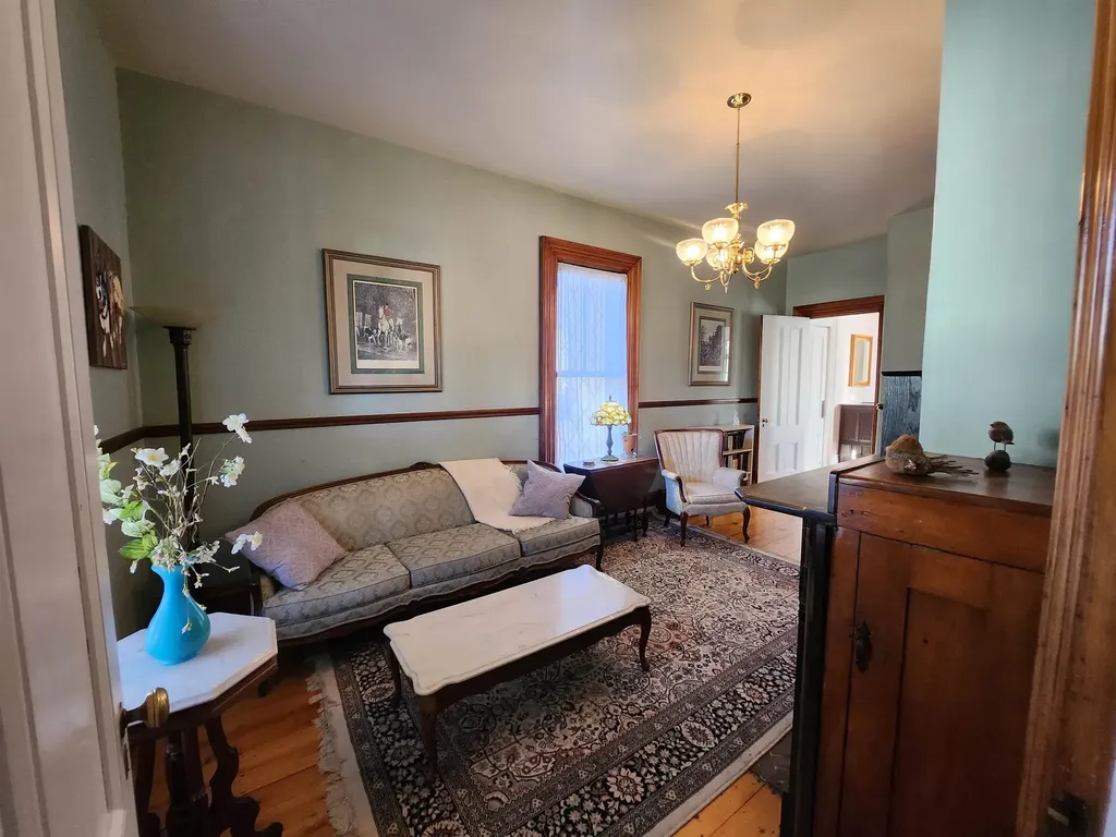 527 Hanover Street Manchester NH 03104