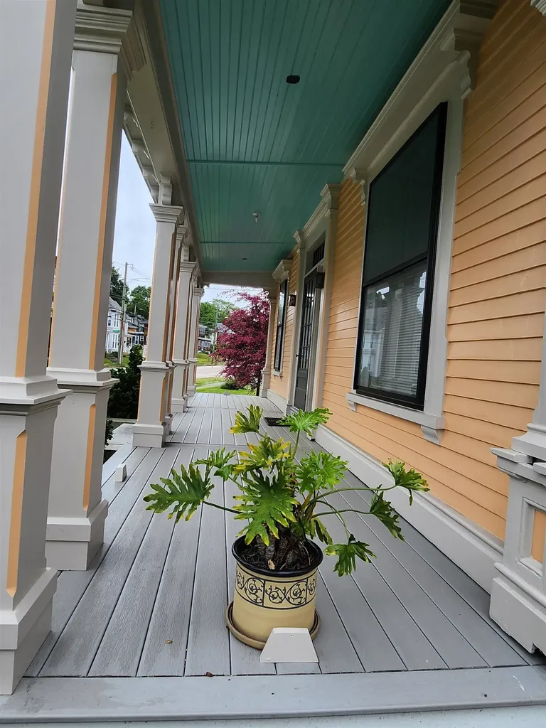 527 Hanover Street Manchester NH 03104