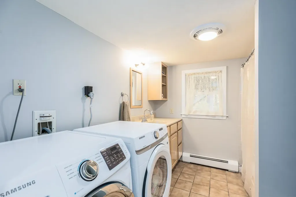 113 Exeter Road North Hampton NH 03862