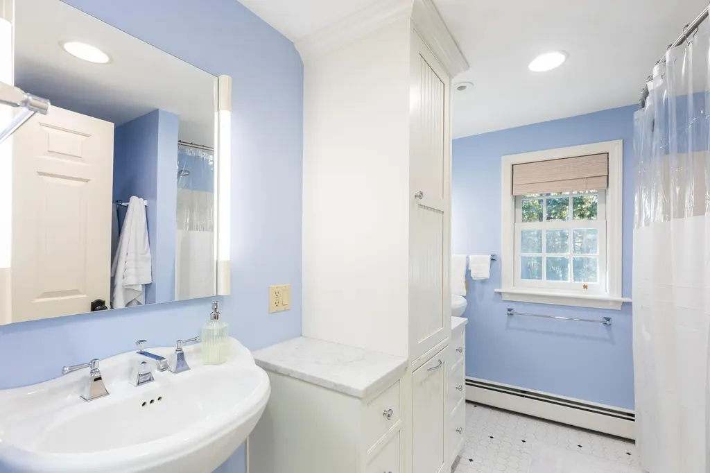 113 Exeter Road North Hampton NH 03862