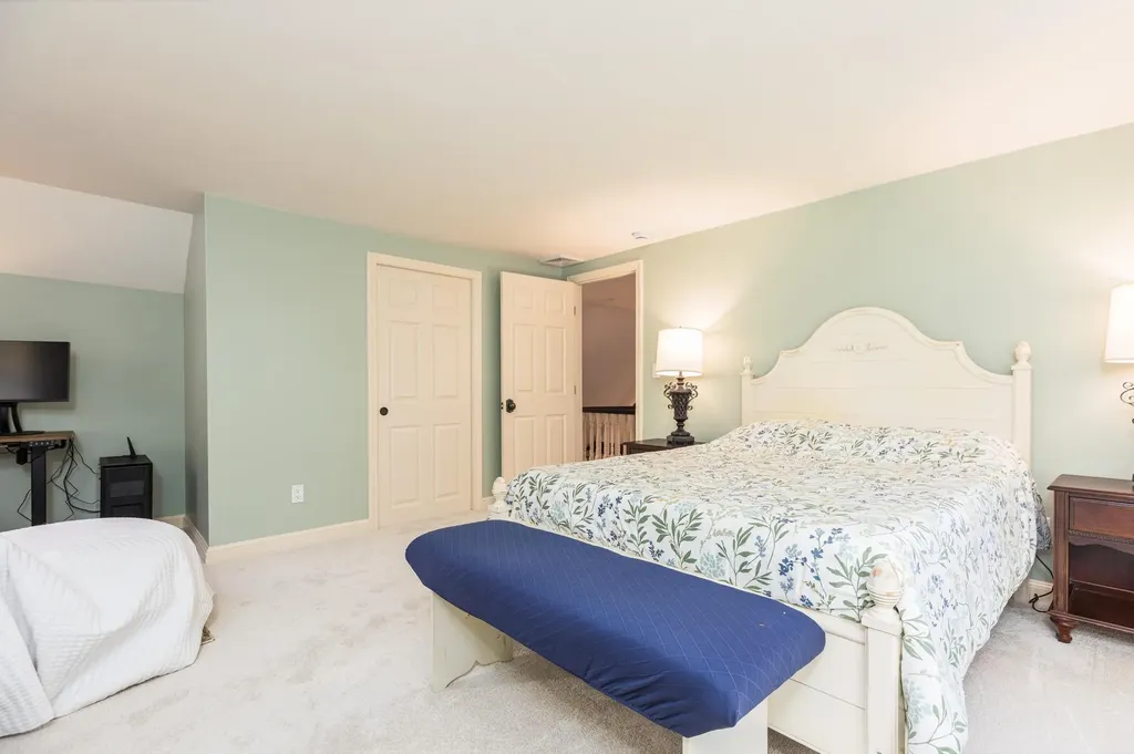 113 Exeter Road North Hampton NH 03862