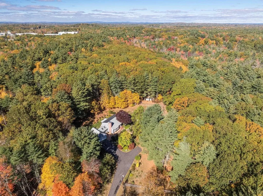 113 Exeter Road North Hampton NH 03862