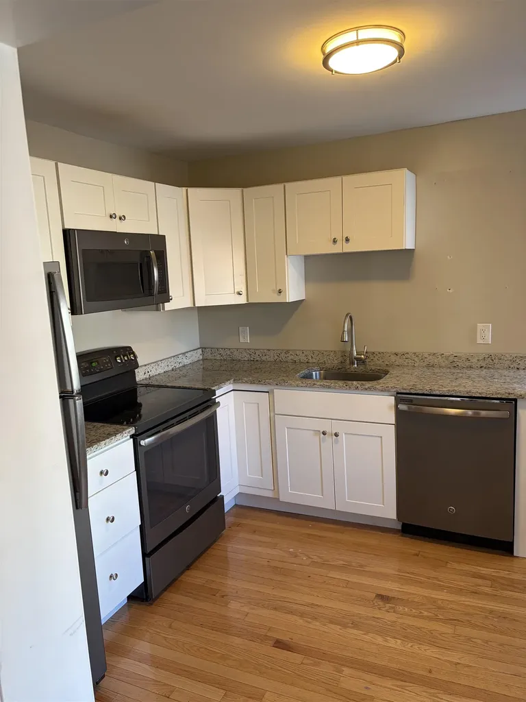 17 Essex Street Concord NH 03301