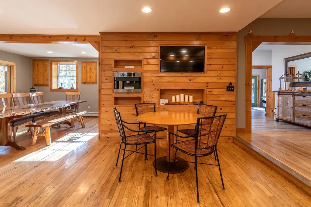 4427 West Hill Road South Jamaica VT 05343