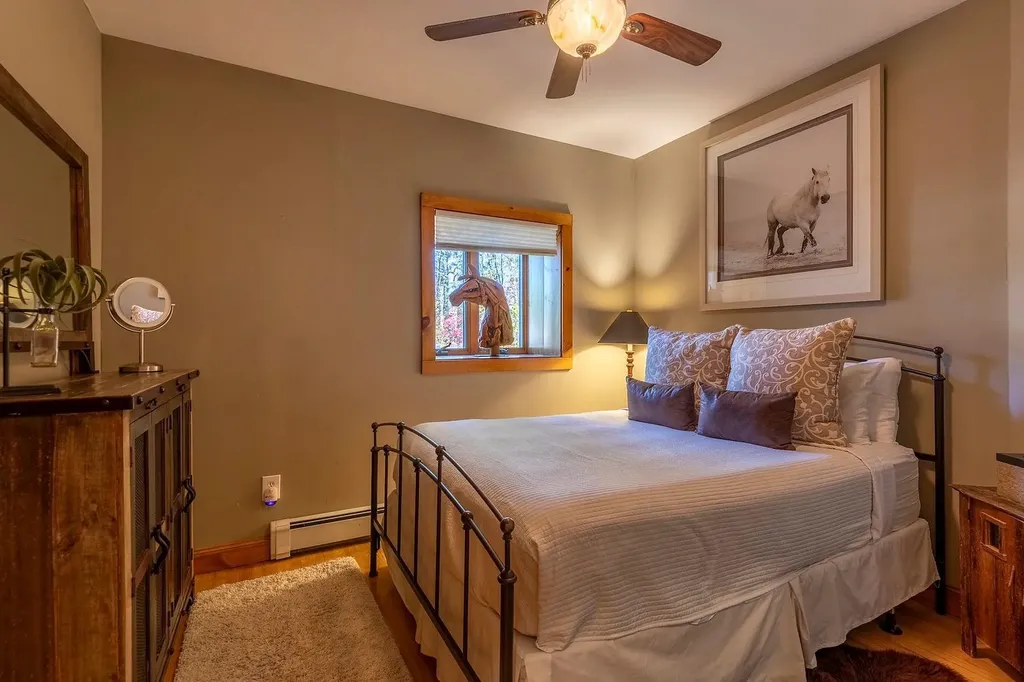 4427 West Hill Road South Jamaica VT 05343