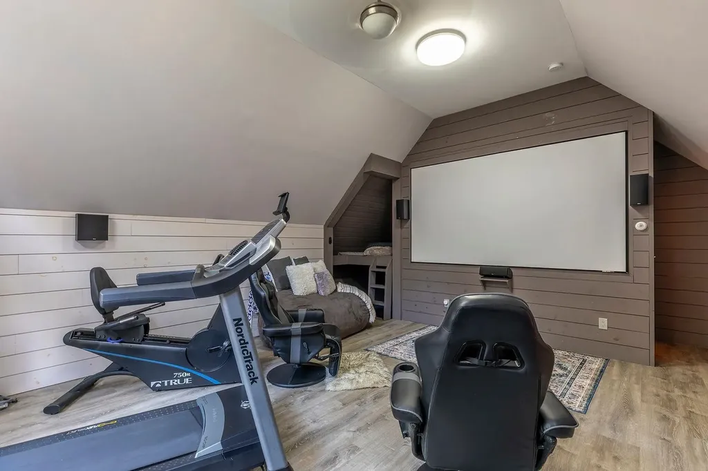 4427 West Hill Road South Jamaica VT 05343