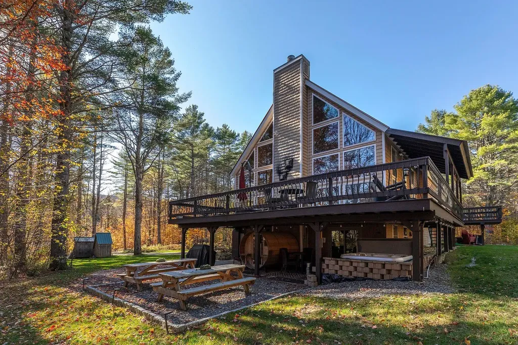 4427 West Hill Road South Jamaica VT 05343