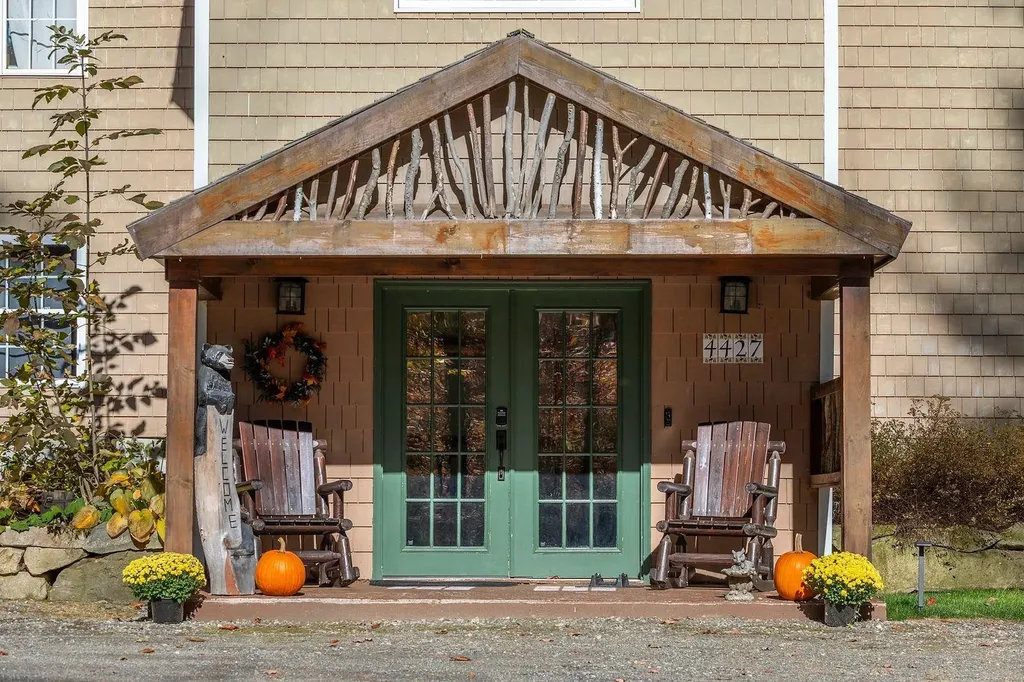 4427 West Hill Road South Jamaica VT 05343