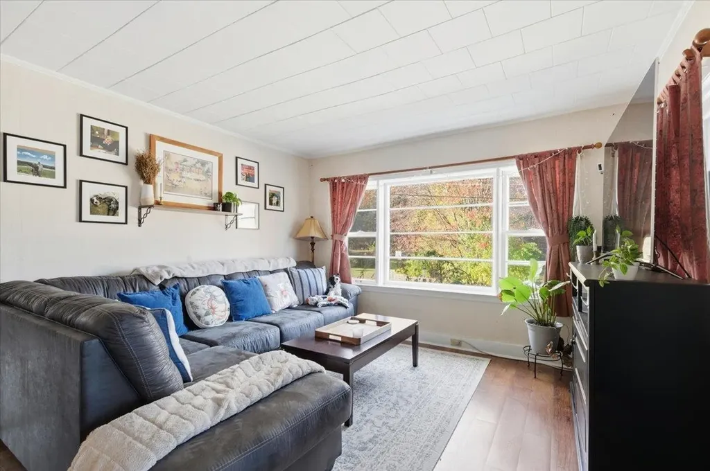 13 Pleasant Street Proctor VT 05765