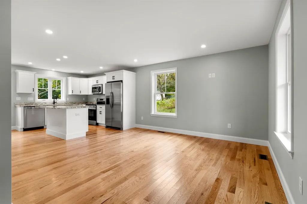 10 Turgeons Lane Somersworth NH 03878