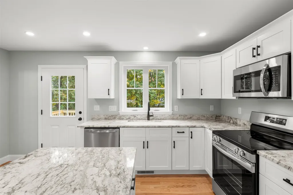 10 Turgeons Lane Somersworth NH 03878