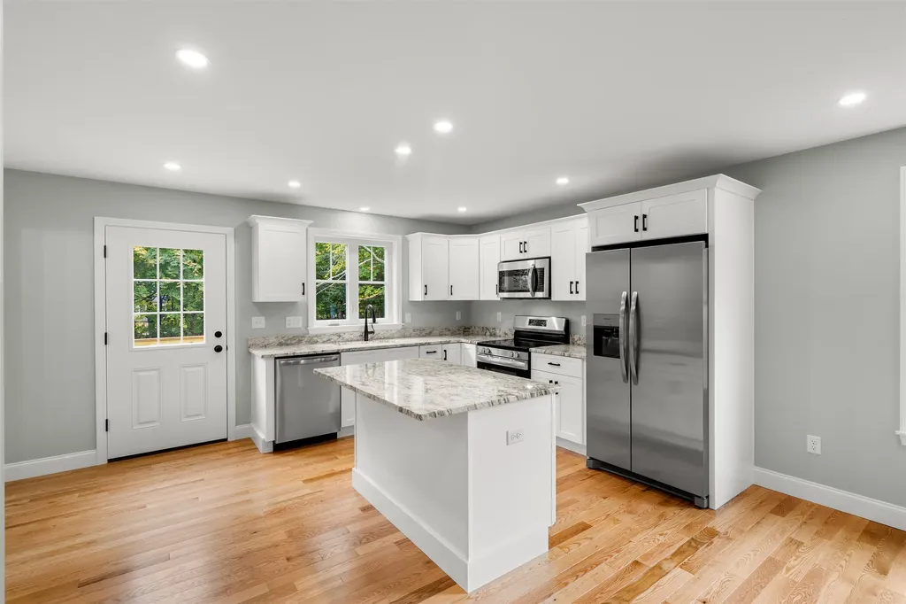 10 Turgeons Lane Somersworth NH 03878