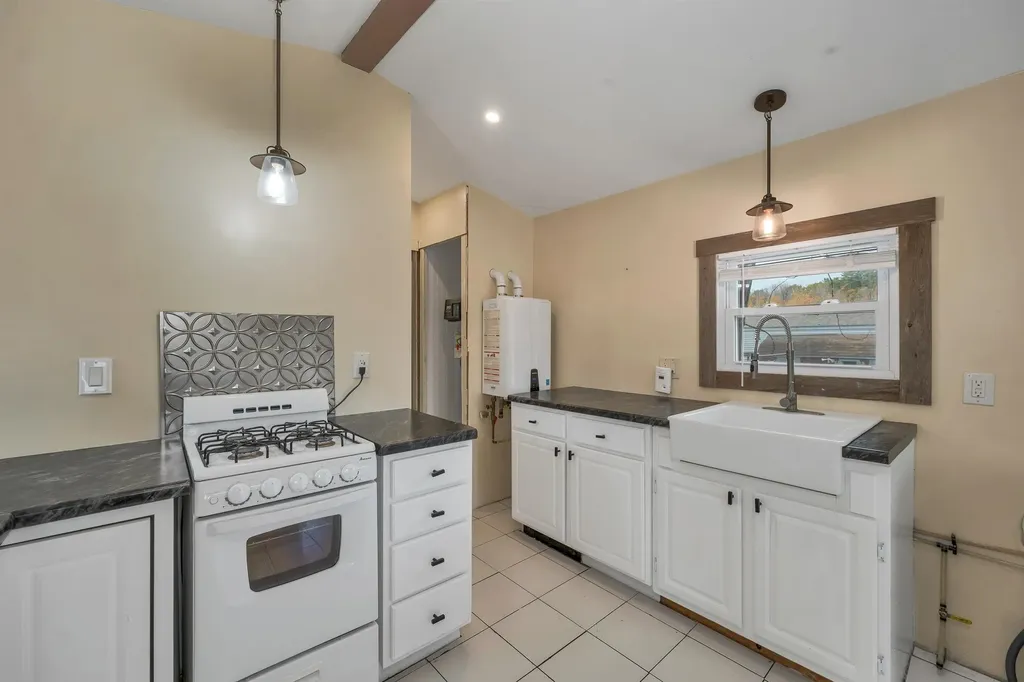 6 Murray Lane Northwood NH 03261