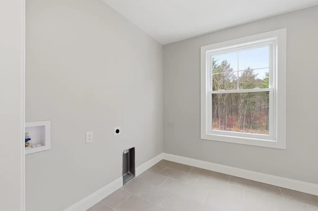 63 Mammoth Road Windham NH 03087