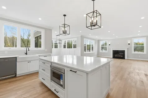 63 Mammoth Road Windham NH 03087