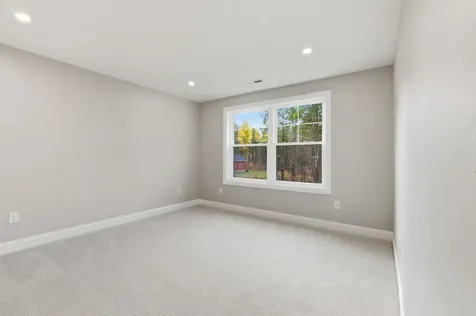 63 Mammoth Road Windham NH 03087