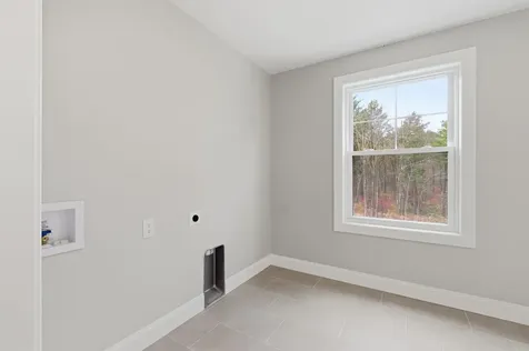 63 Mammoth Road Windham NH 03087