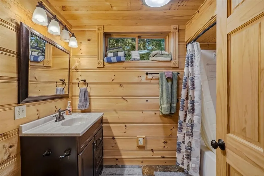 214 Kylies Way Colchester VT 05446