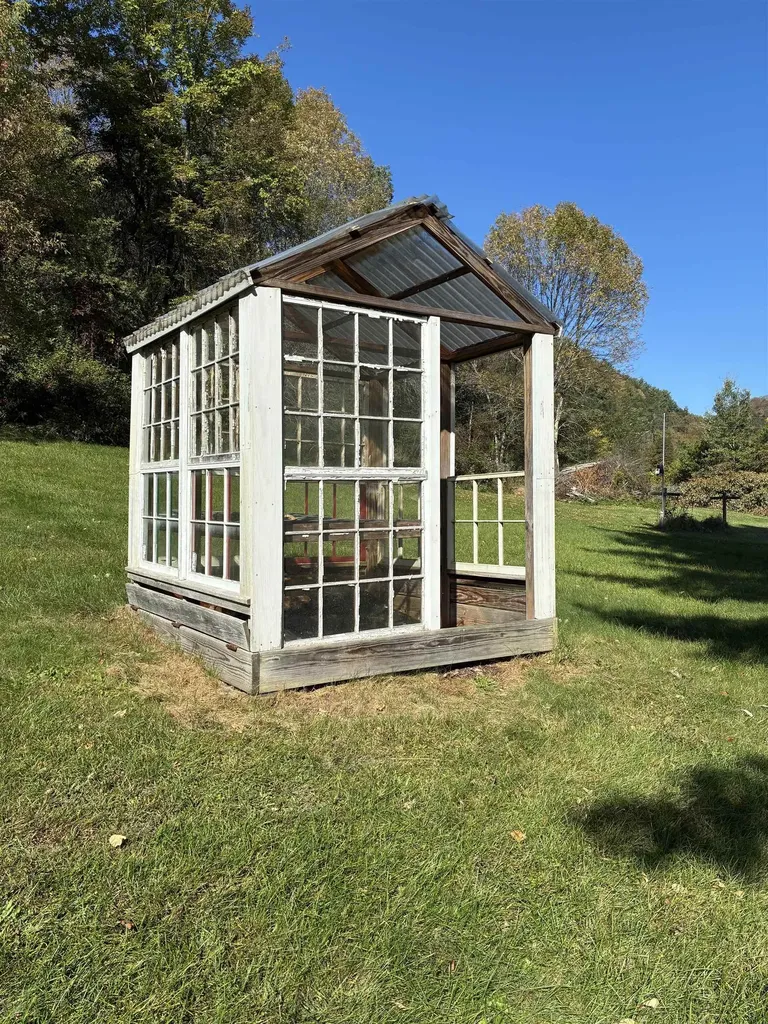 176 Store Hill Road Bethel VT 05032