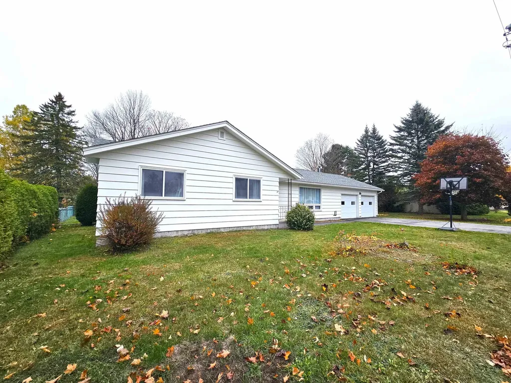 53 Beauchesne Street Derby VT 05829