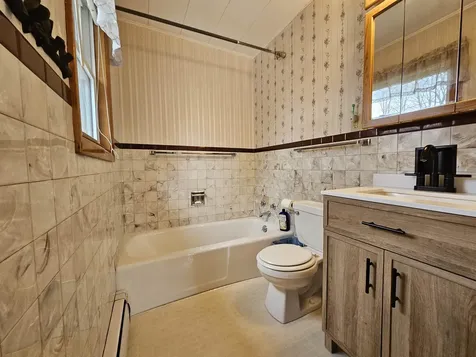 53 Beauchesne Street Derby VT 05829