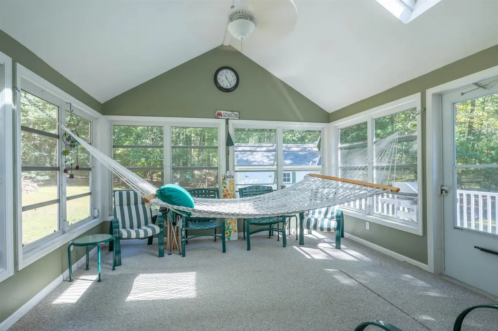 8 Sunshine Drive Kingston NH 03848