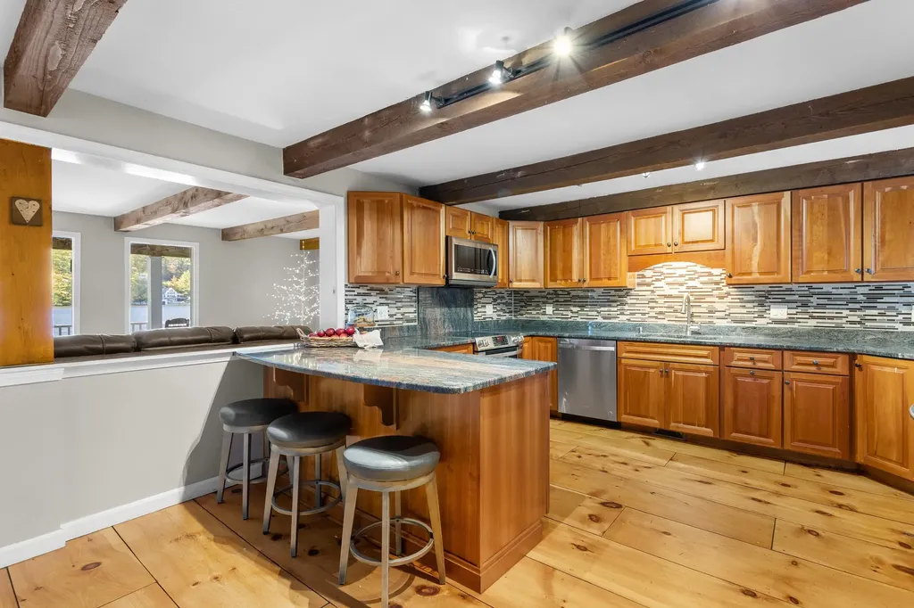 108 East Shore Drive Weare NH 03281