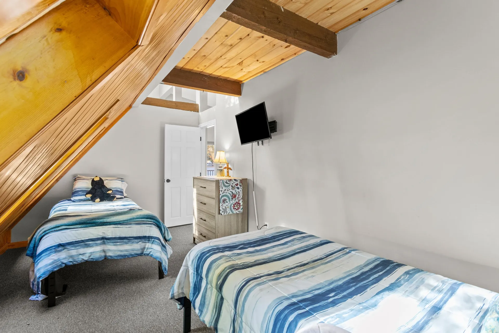 108 East Shore Drive Weare NH 03281