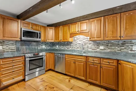 108 East Shore Drive Weare NH 03281