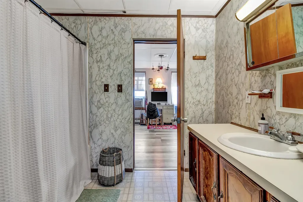 22 E Washington Street Rutland City VT 05701