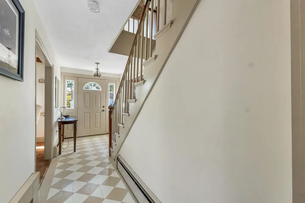 9 Reservoir Road Deering NH 03244