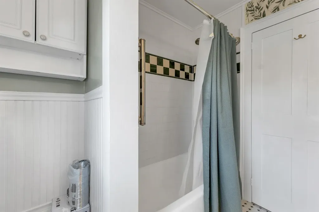 9 Reservoir Road Deering NH 03244