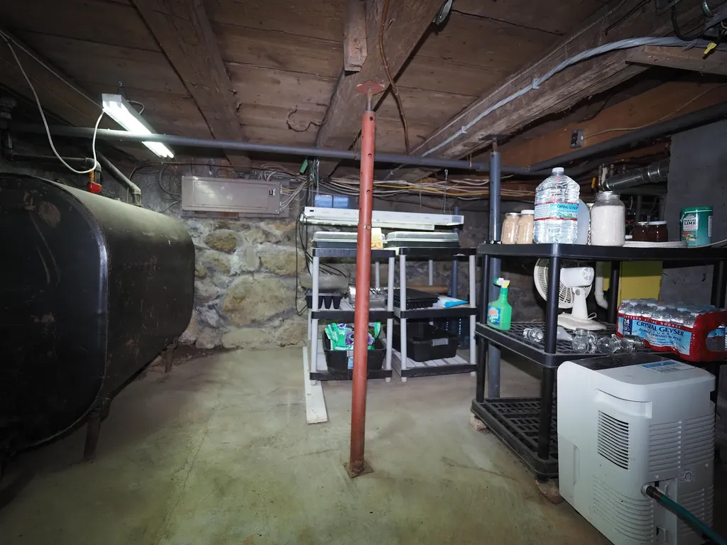 9 Reservoir Road Deering NH 03244