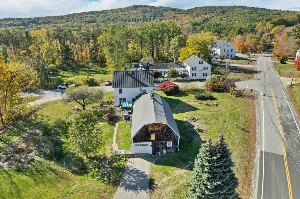 9 Reservoir Road Deering NH 03244