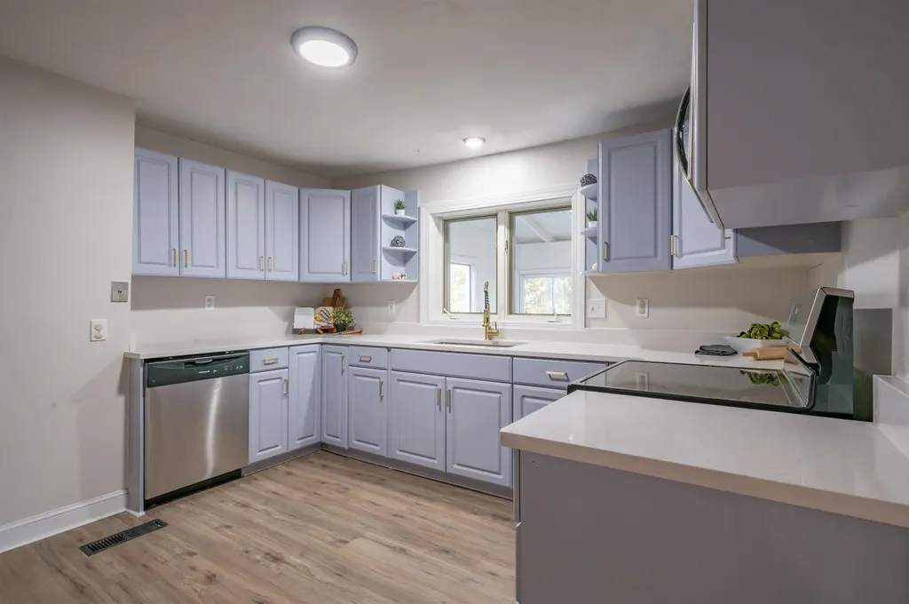 51 Chester Road Derry NH 03038