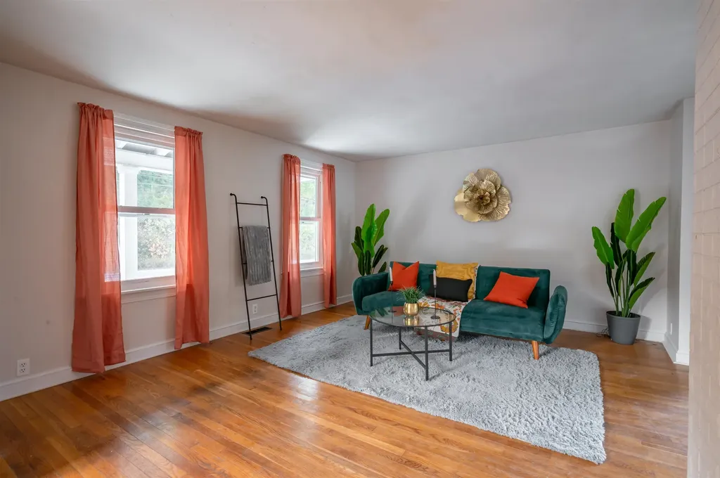 51 Chester Road Derry NH 03038