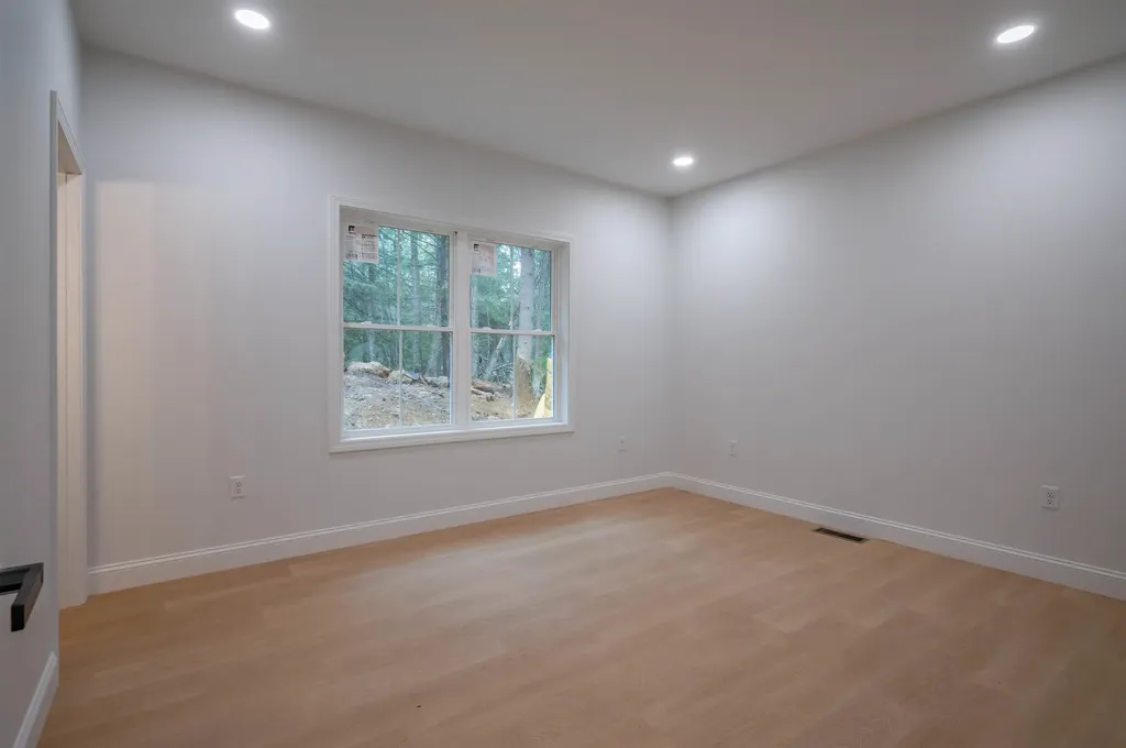 22 Pinepark Drive Barnstead NH 03218