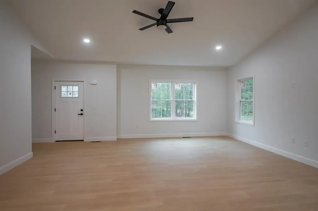 22 Pinepark Drive Barnstead NH 03218