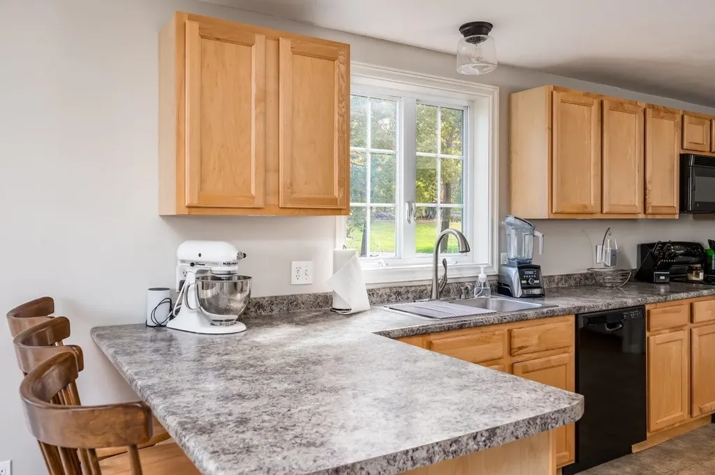 7 Nantucket Court Dover NH 03820