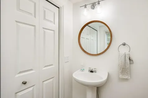 7 Nantucket Court Dover NH 03820