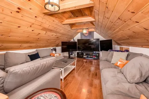 7 Nantucket Court Dover NH 03820