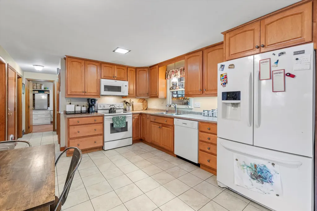 76 Gillis Street Nashua NH 03060