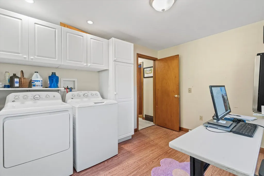 76 Gillis Street Nashua NH 03060