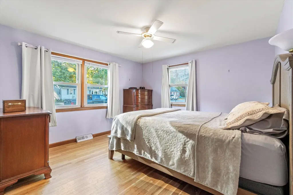 76 Gillis Street Nashua NH 03060