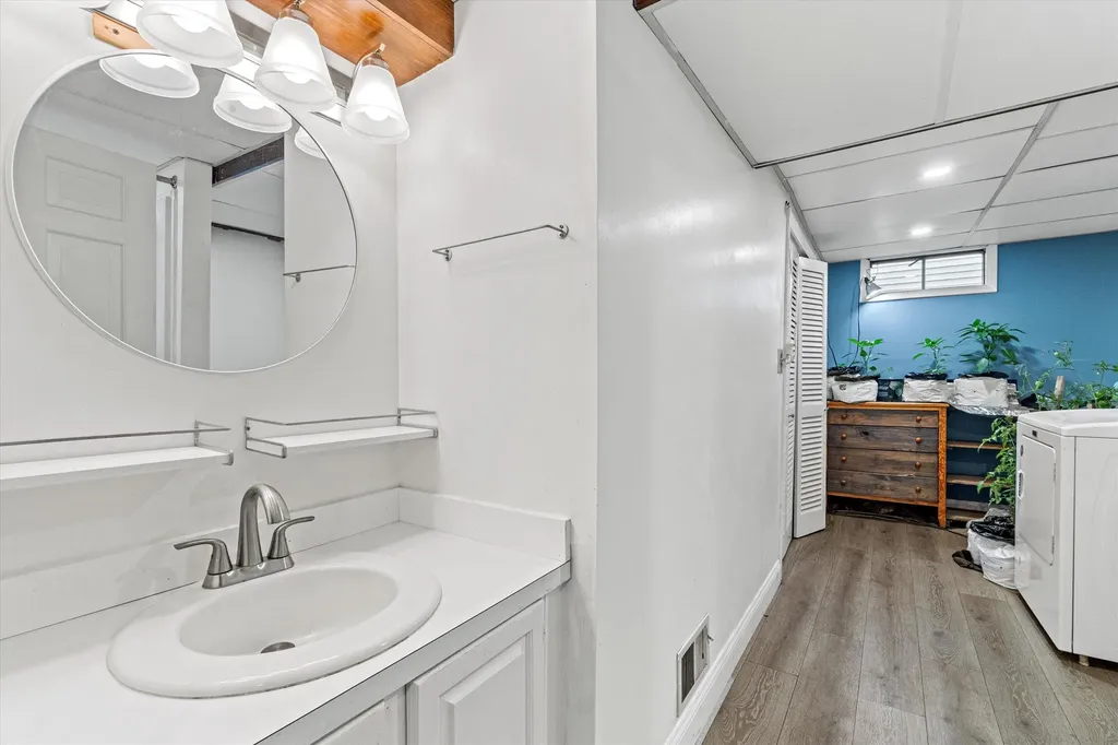 76 Gillis Street Nashua NH 03060