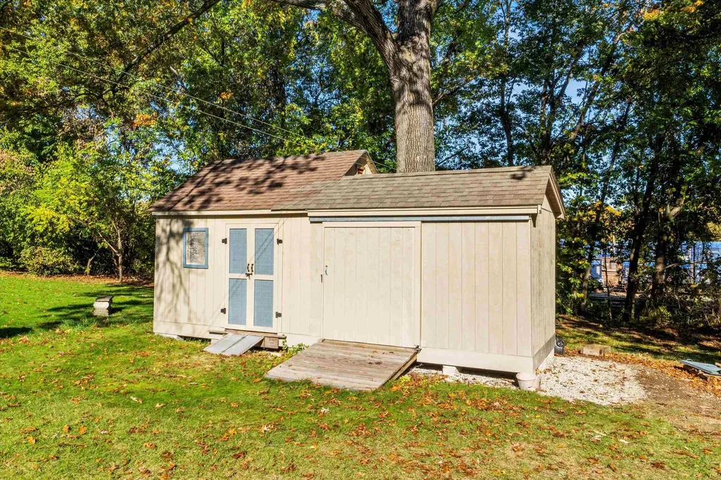 76 Gillis Street Nashua NH 03060