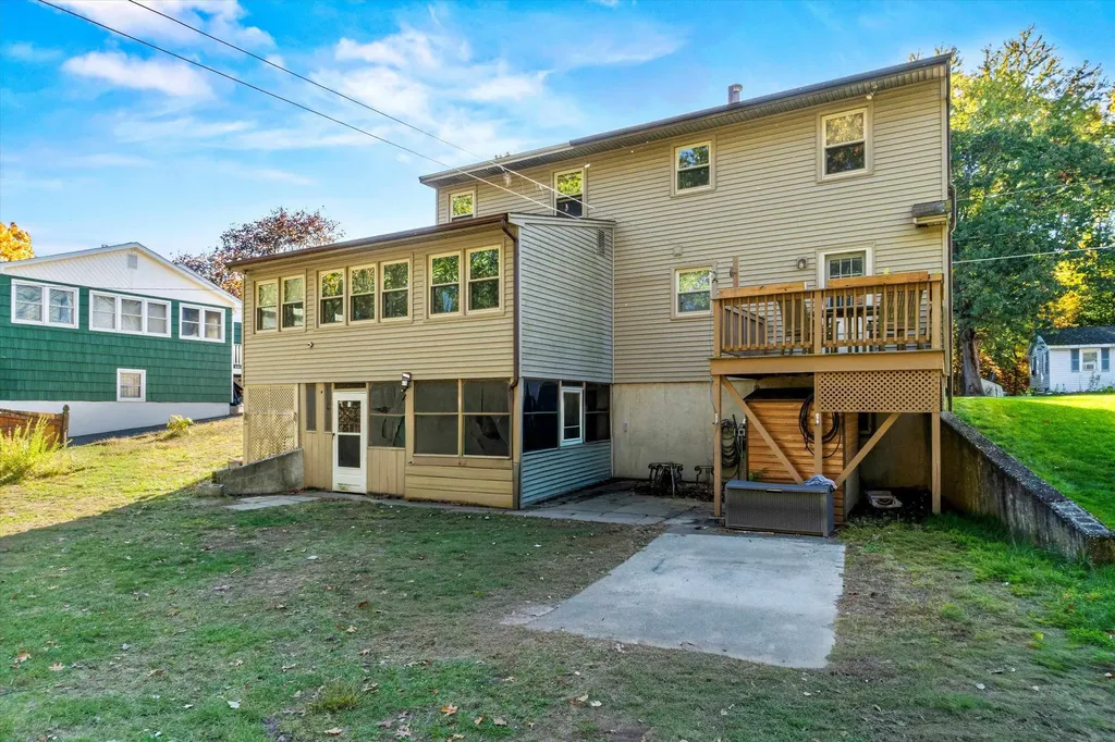 76 Gillis Street Nashua NH 03060