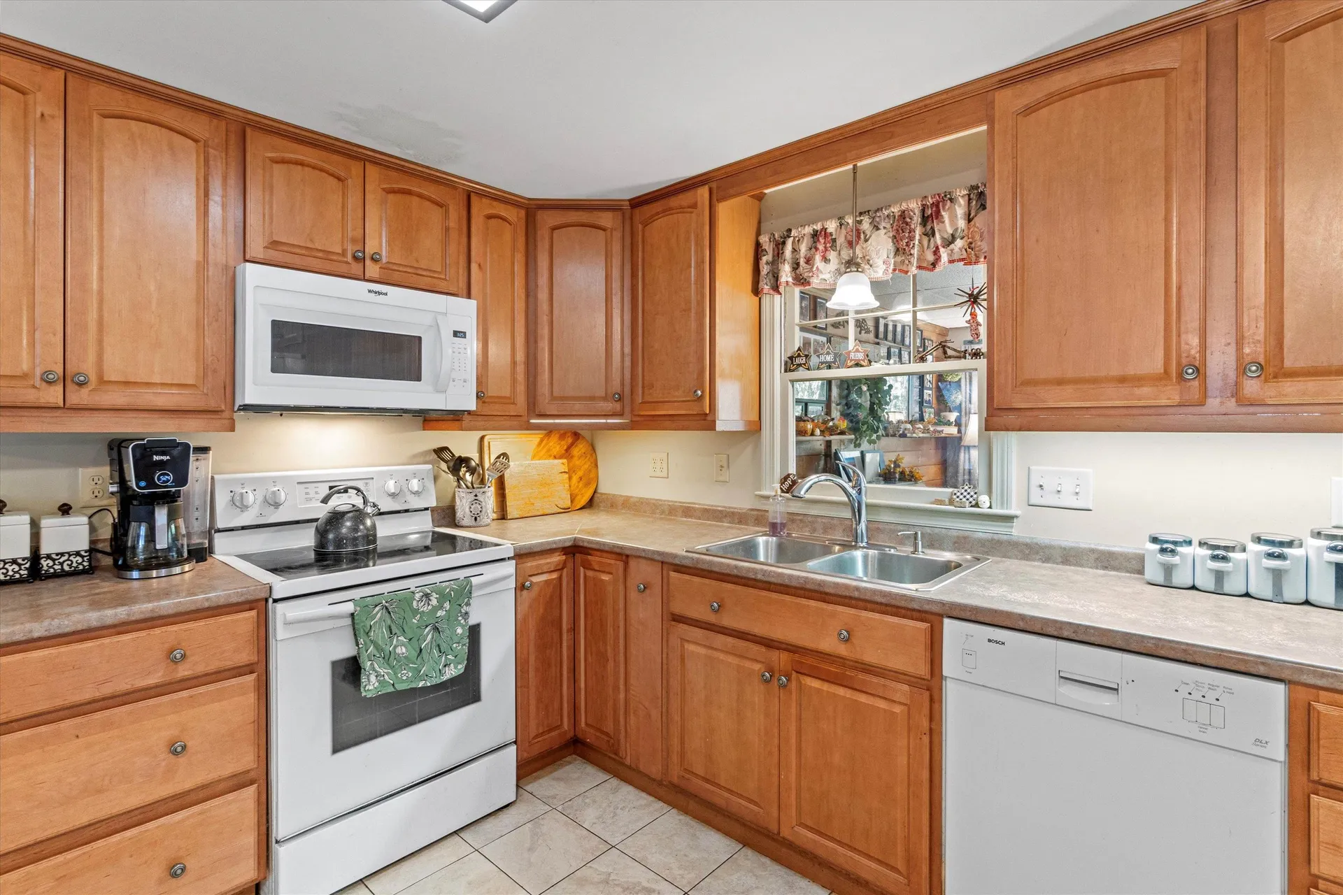 76 Gillis Street Nashua NH 03060