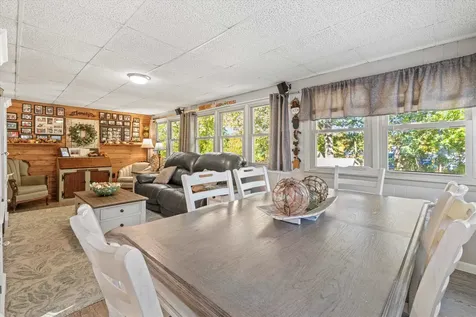 76 Gillis Street Nashua NH 03060