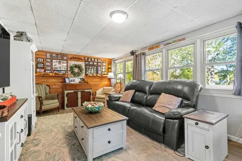 76 Gillis Street Nashua NH 03060